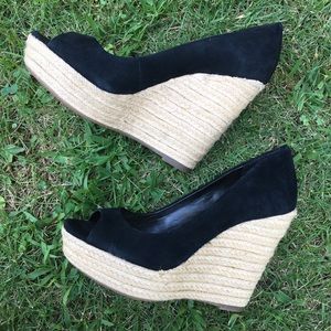 NWOT Vince Camuto peep-toe espadrilles